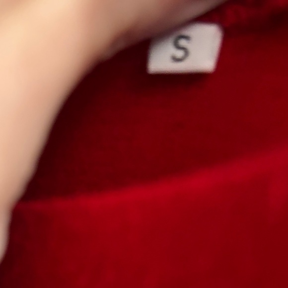 Long Sleeve Sequin Red Top, Sz Small P-T-P 21”. NWOT Retails $39 - Picture 5 of 5